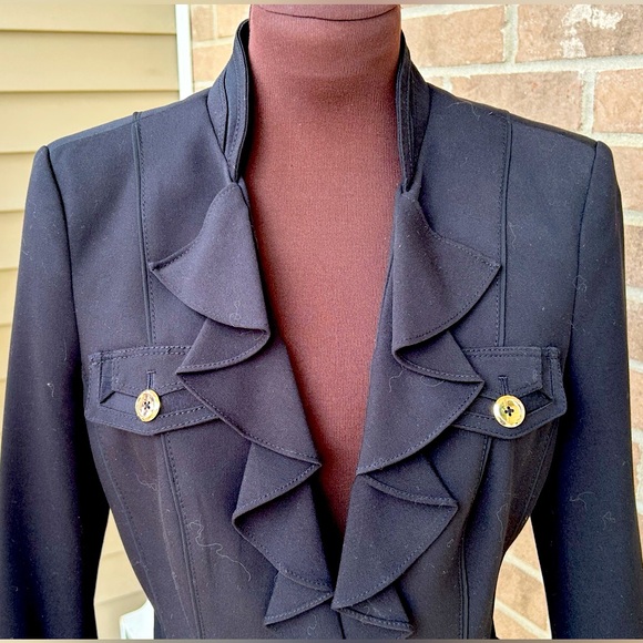 WHITE HOUSE BLACK MARKET s8 gorgeous blk blazer-looks NEW-ruffles at lapel - Picture 4 of 7